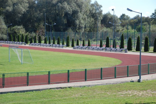 W ramach dotacji z programu Sportowa Polska zostanie zamontowany system zraszaczy na boisku piłkarskim w Osieku Jasielskim oraz wymieniona nawierzchnia na boisku treningowym