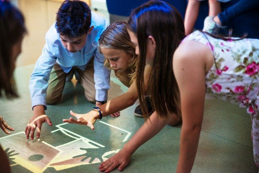 Magiczny Dywan w podkarpackich szkołach pomaga dzieciom w nauce i rehabilitacji ruchowej 