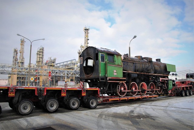 Lokomotywa została już przetransportowana do Azot.