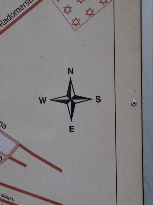 Na tej mapie wschód (E) znalazł się obok zachodu (W)