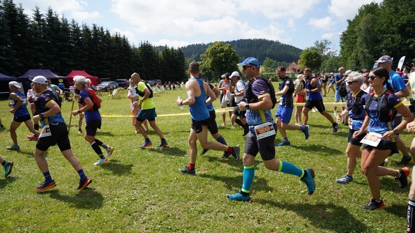 Ponad 200 zawodników wystartowało w 9. Półmaratonie Sowiogórskim w Ludwikowicach Kłodzkich 