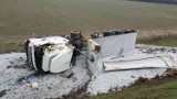 Ciężarówka ze szkłem spadła ze skarpy na na pola [WYPADEK NA A4] 