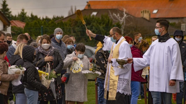 Święcenie pokarmów w Wielką Sobotę 2021 w Parafii pw. Świętej Jadwigi Królowej w Inowrocławiu