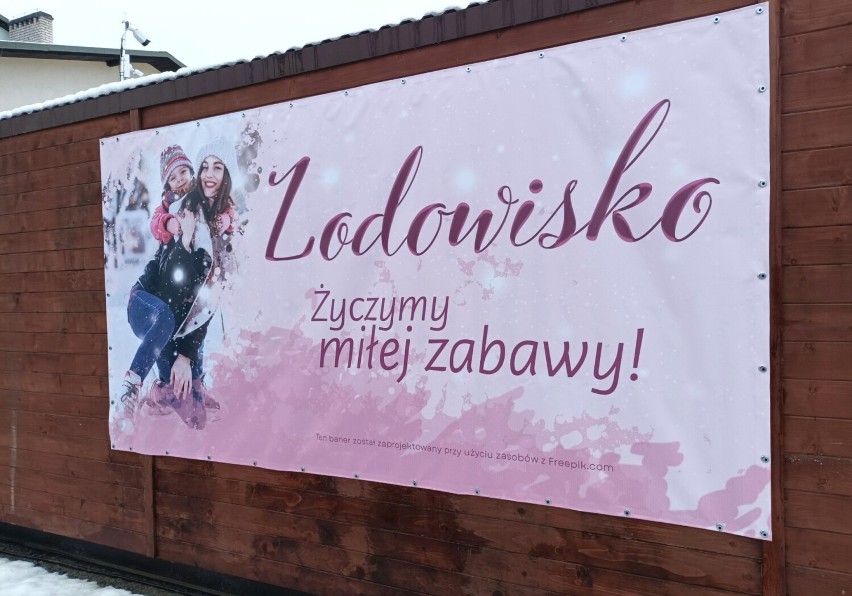 Lodowisko w Jeleśni obok budynku gminy przy ul.Plebańskiej...