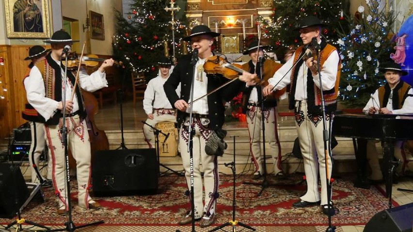 Koncert kolęd w wykonaniu góralskiej kapeli w Chabielicach