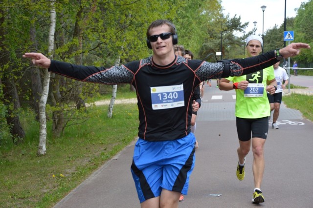 Zobacz zmagania zawodników PZU Gdańsk Maratonu na nadmorskiej ścieżce rowerowej
