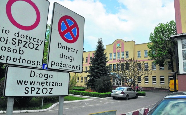 Dziewczynka trafiła do szpitala dokładnie o godz. 13.59. trzy godziny później lekarze stwierdzili zgon