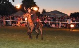 Tak było na nocnym pokazie "Koń i ogień - dwa żywioły" na zamku w Golubiu-Dobrzyniu - zobacz zdjęcia z 46. Wielkiego Turnieju Rycerskiego