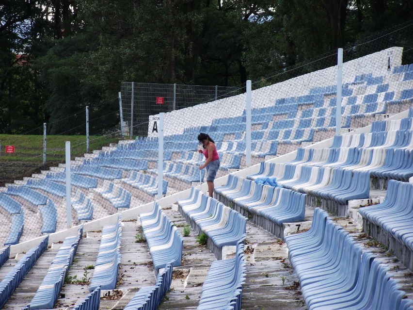 Wałbrzych: Stadion Górnika przygotowany do rozgrywek II ligi (ZDJĘCIA)