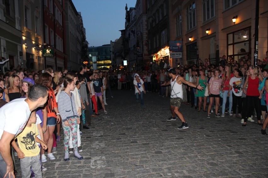 Flash mob na finał Dancing Poznań 2013: Zatańczyli na Wrocławskiej