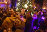 Boguszów-Gorce: Mikołajowa Parada Strażaków z OSP Gorce, zakończona odpaleniem choinki!