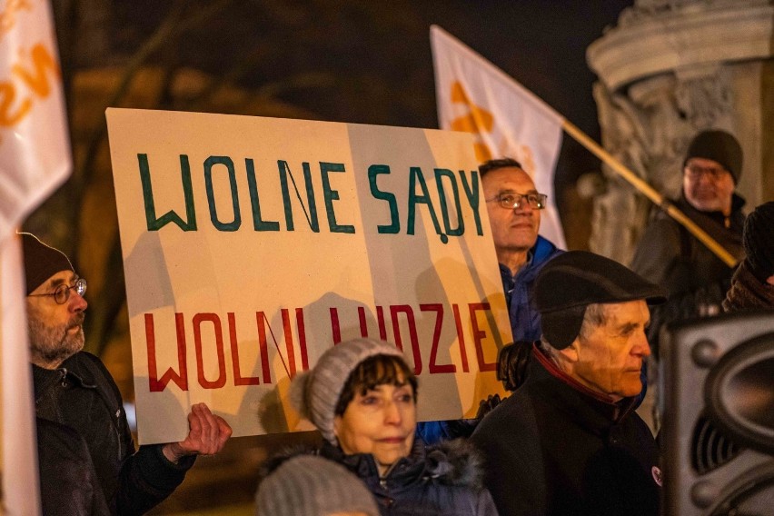 Sejm przyjął ustawę o zmianach w sądach. Demonstracja w Gdańsku w obronie niezawisłości sędziowskiej odbyła się w czwartek 23.01.2020
