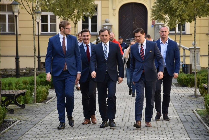 Wybory 2019: Zbigniew Ziobro w Rybniku podpisał rozporządzenie o powołaniu Sądu Okręgowego w Rybniku