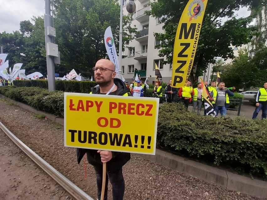 W centrum Wrocławia protest rozpoczęli górnicy z kopalni...