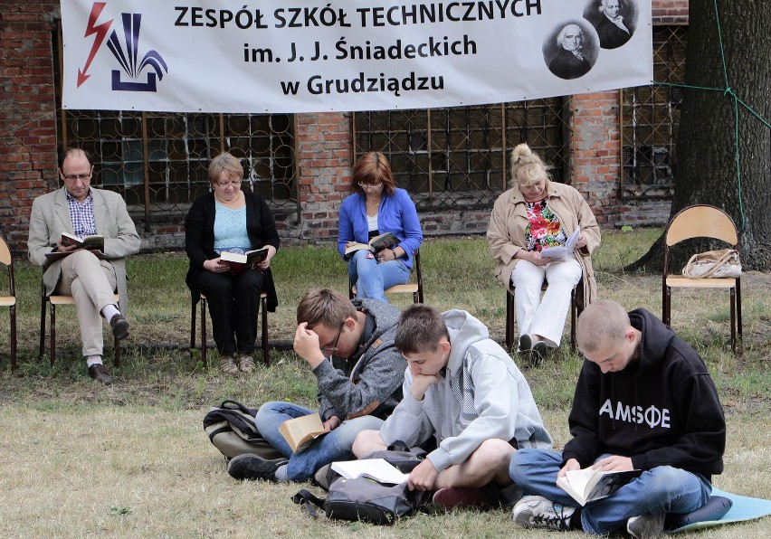 W ramach ogólnopolskiej akcji "Jak nie czytam, jak czytam" w...