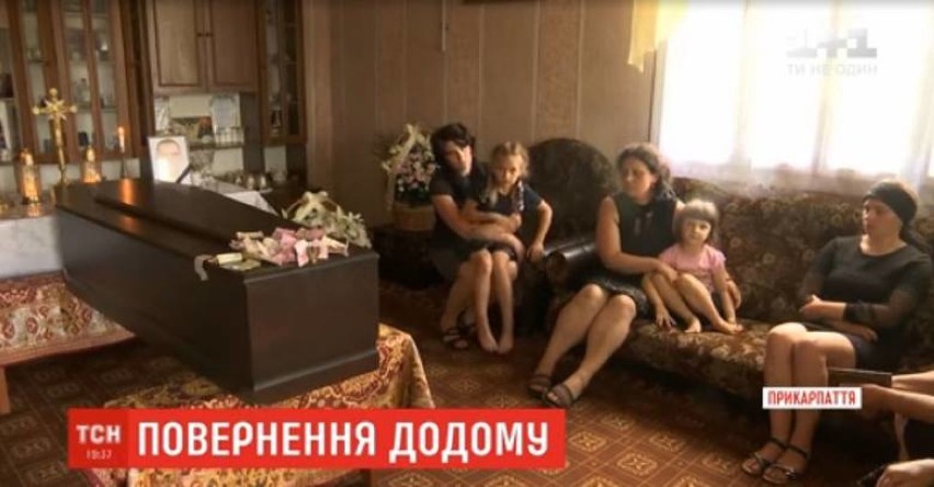 Na Ukrainie rodzina pochowała Vasyla. Polacy zbierają pieniądze dla jego dzieci