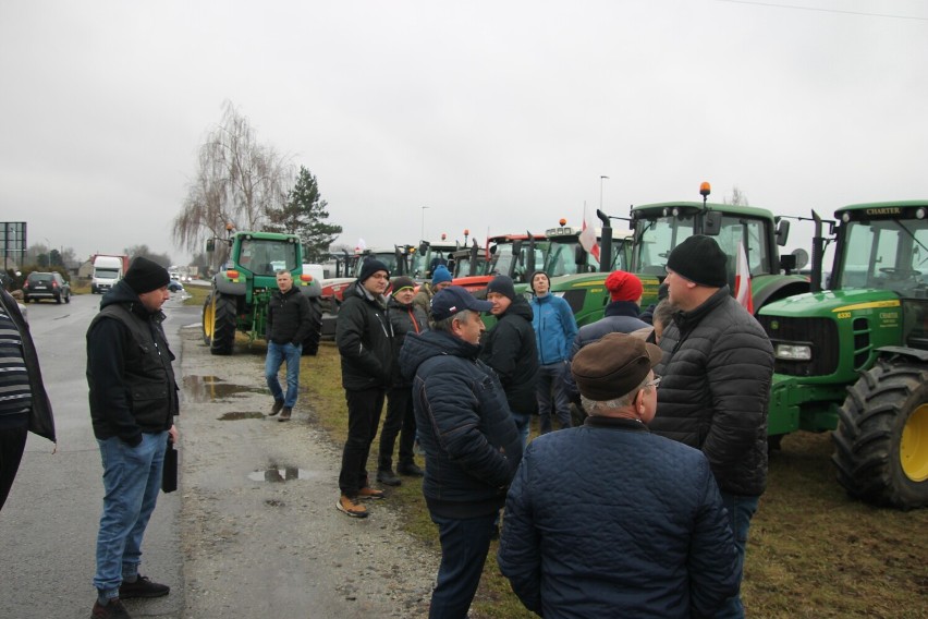 Rolnicy wyjechali ciągnikami na ulice! protesty odbyły się w całej Polsce! [ZDJĘCIA + FILM]