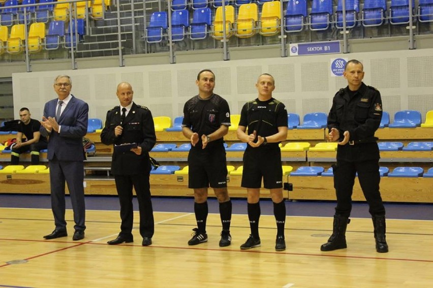 Mistrzostwa Wielkopolski PSP w Halowej Piłce Nożnej. Gospodarze na trzecim miejscu podium