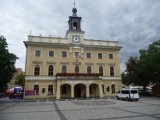 Ostrów Wielkopolski. Czy z ratusza zniknie tablica upamiętniająca wyzwolenie miasta przez Armię Czerwoną?