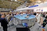 Niezwykłe wydarzenie w Poznaniu. Zanurzyli się w basenie na MTP. Trwa Kongres Świadków Jehowy. Zobacz zdjęcia