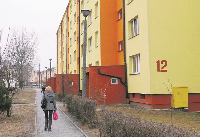 Ogłoszenia o zadłużeniu pojawiają się w blokach na osiedlu Słonecznym