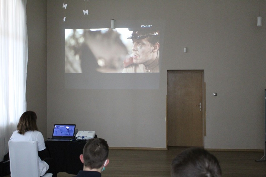 Młodzież obejrzała film dokumentalny pt. "Żołnierze wyklęci"