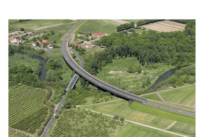 To najważniejsza inwestycja drogowa we Wrocławiu. Trasa będzie miała 7,1 km i połączy ulicę Średzką (nowym rondem w pobliżu ul. Batorego) z Graniczną. Dzięki temu cały ruch ciężarowy jadący do tej pory przez Leśnicę przeniesie się na obwodnicę. Ciężarówki będą tamtędy dojeżdżały do autostradowej obwodnicy Wrocławia.

Z obwodnicy Leśnicy będziemy cieszyć się dopiero w lipcu 2017 r.  Budowa drogi zacznie się pod koniec wakacji.