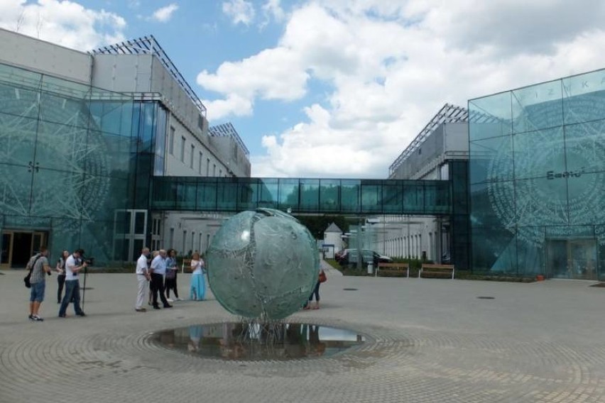 W Białymstoku jest 16 uczelni wyższych.