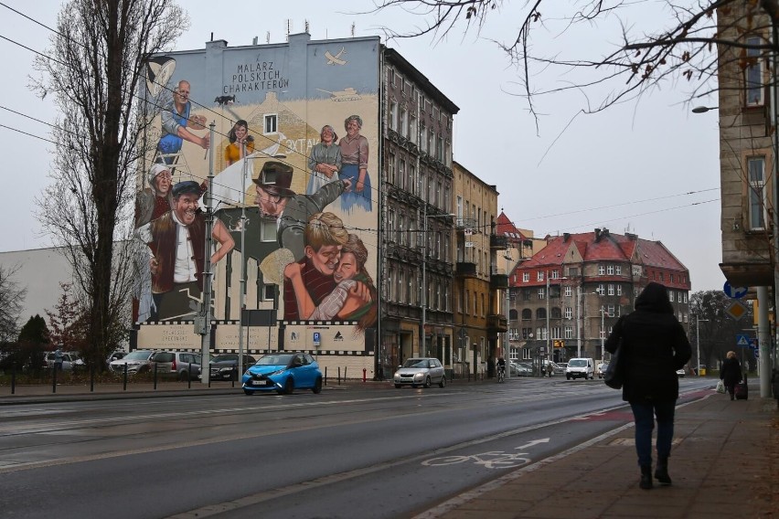 Mural poświęcony twórczości reżysera Sylwestra Chęcińskiego,...