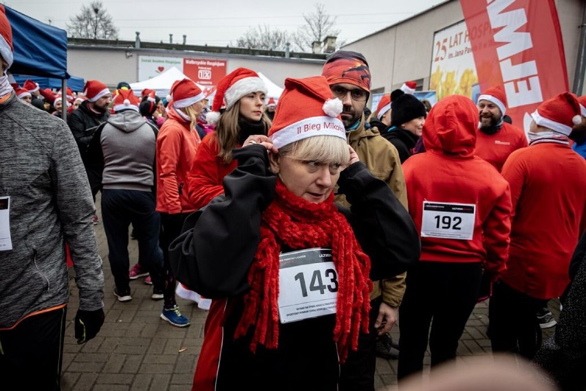 Wałbrzych: II Bieg Mikołajkowy dla Hospicjum (ZDJĘCIA)