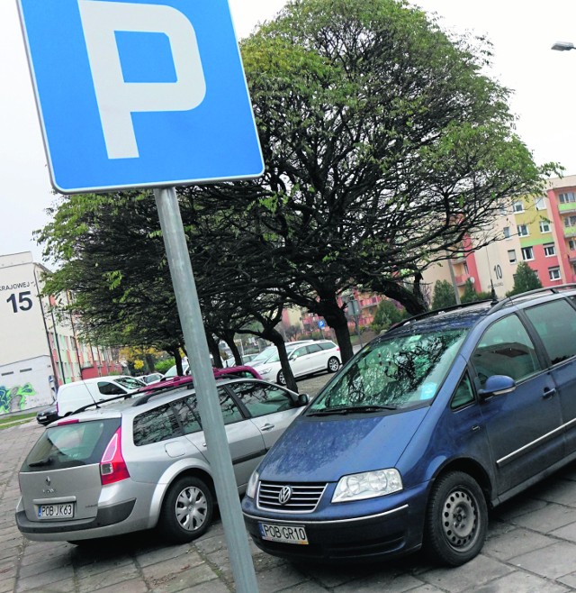 Parkingowy absurd na osiedlu Leśnym