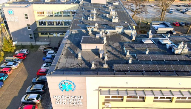 Mościckie Centrum Medyczne zainwestowało w fotowoltaikę, by zmniejszyć rachunki za prąd. Trwa rozruch instalacji