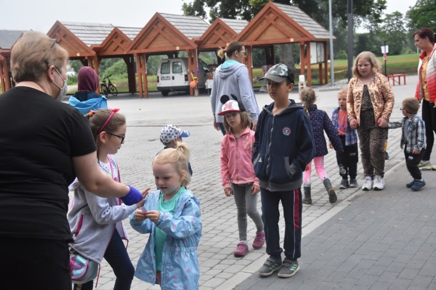 Krakowscy artyści wystąpili dla dzieci w Łeknie. Zobacz zdjęcia 