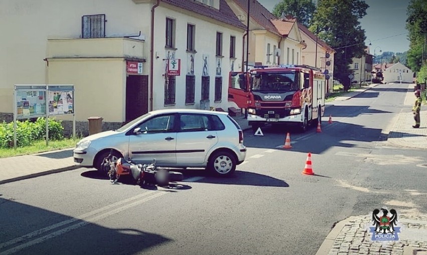 Wypadek motocyklisty w Jedlinie-Zdroju. 32-latek w szpitalu [ZDJĘCIA]