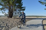 Nowa atrakcja na Pustyni Błędowskiej cieszy się dużą popularnością. Ze ścieżek chętnie korzystają rowerzyści jak i piesi. ZDJĘCIA