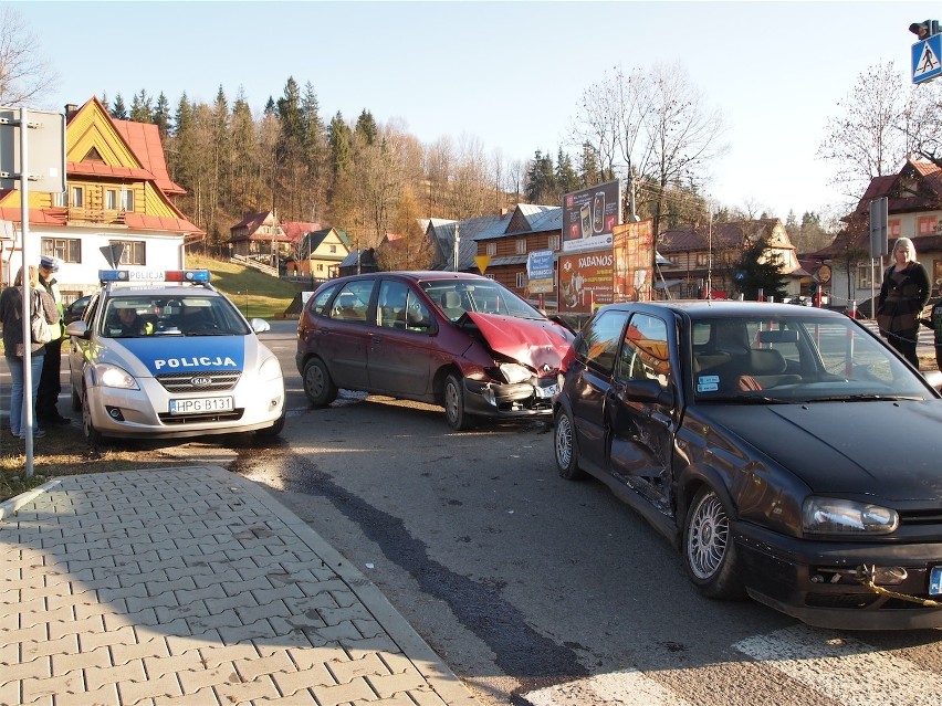 Biału Dunajec: zderzenie dwóch aut na zakopiance