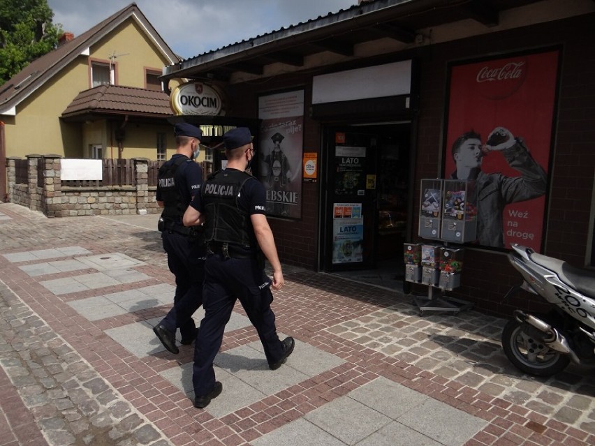 Kontrole przestrzegania obostrzeń pandemicznych. Policja zapowiada, że nie będzie taryfy ulgowej