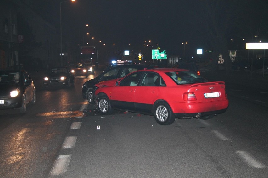 Oświęcim: wypadek na ul. Konarskiego. 49-letni mężczyzna w szpitalu