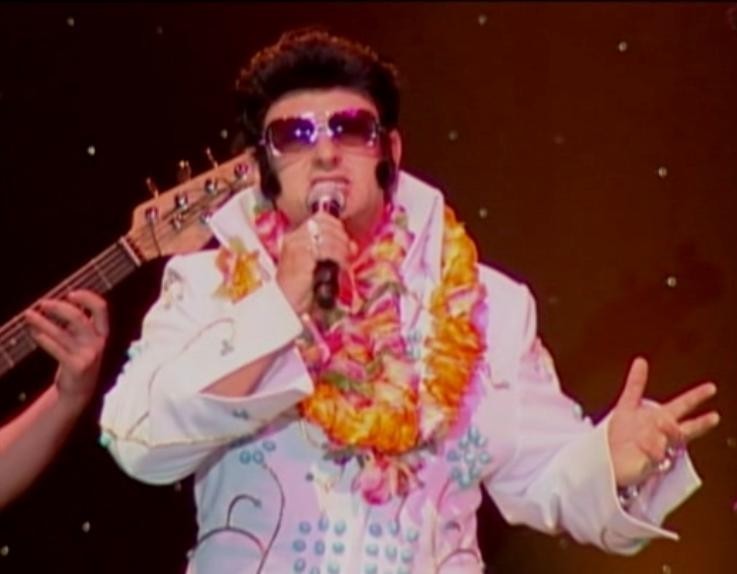 Leszek Depta z Radomska jako Elvis Presley podczas jednego z...