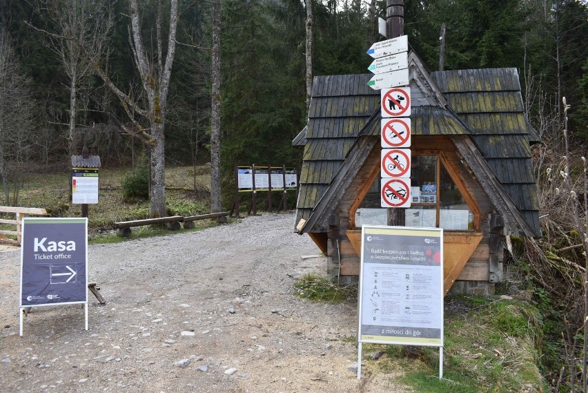 Tatry otwarte. Tłumów na szlakach jednak nie widać. Niewielu chętnych na wyjazd kolejką na Kasprowy Wierch 