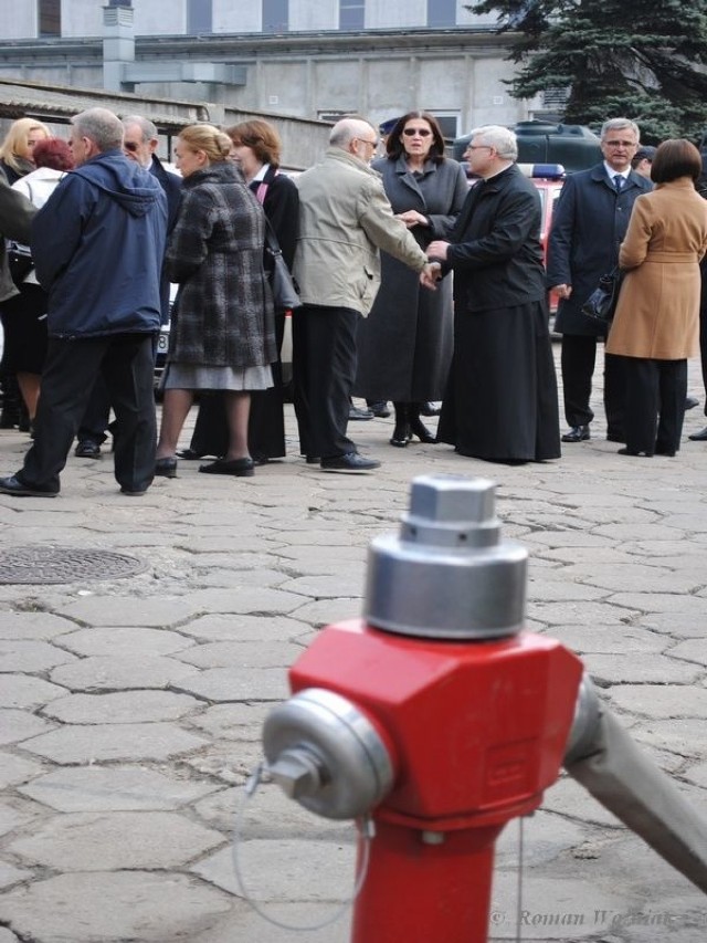 Władze Pruszkowa przed uroczystością. Fot. Roman Woźniak