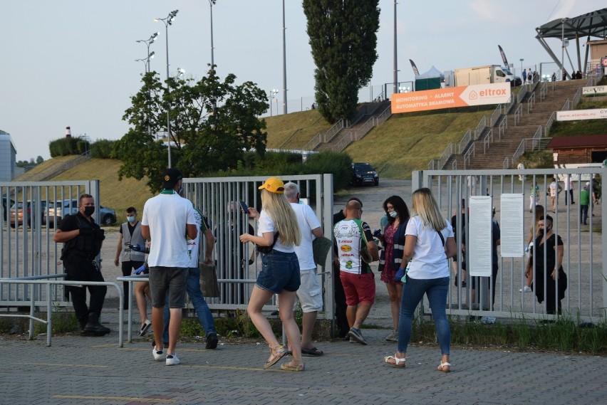 Kibice przed meczem Eltrox Włókniarz Częstochowa - RM Solar...