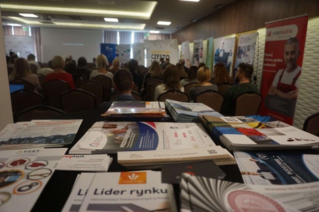 Zobacz kolejne zdjęcia. Przesuwaj zdjęcia w prawo - naciśnij strzałkę lub przycisk NASTĘPNE