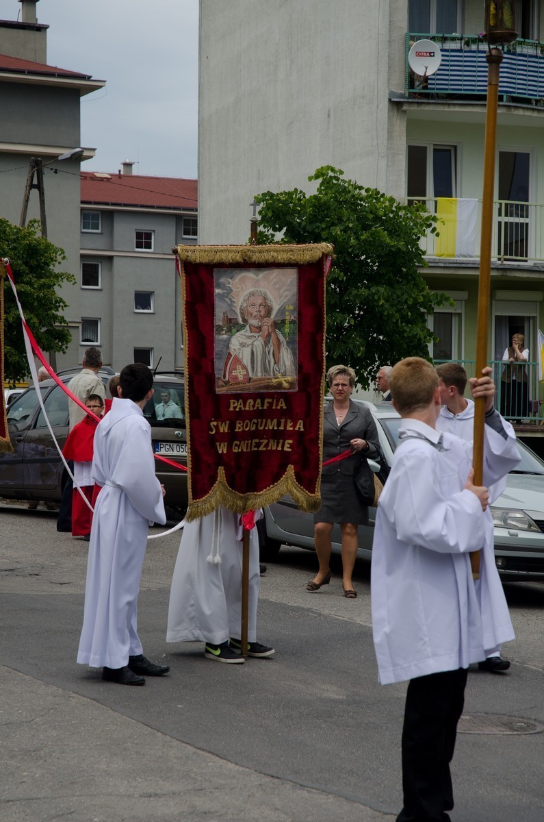 Procesja Bożego Ciała w parafii św. Bogumiła w Gnieźnie