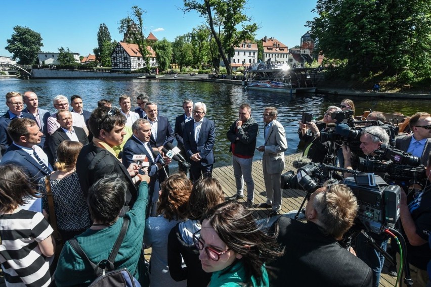 Grzegorz Schetyna (PO) i Katarzyna Lubnauer (Nowoczesna) na...