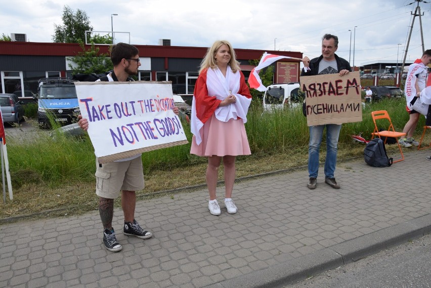 Protestują pod białoruskimi granicami. Tak walczą o demokrację w swoim kraju