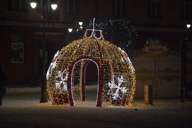 Ozdoby bożonarodzeniowe w Żorach nadają miastu atmosfery świąt.