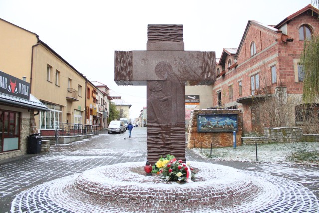 Pierwszy śnieg w tym sezonie pokrył Olkusz (19.11.2022)