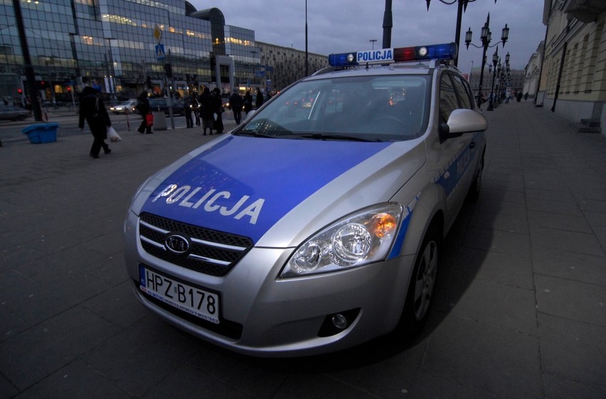 Kontrole wycieczkowych autobusów. Policja sprawdzi stan techniczny pojazdów oraz stan trzeźwości i uprawnienia kierowców