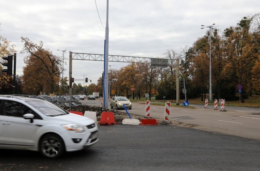 Trwają prace w centrum Torunia. Choć po remontowanym odcinku...